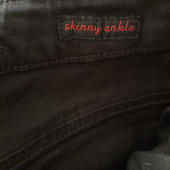 EARL skinny ankle embroidered jeans. Size 6 - Picture 11 of 11